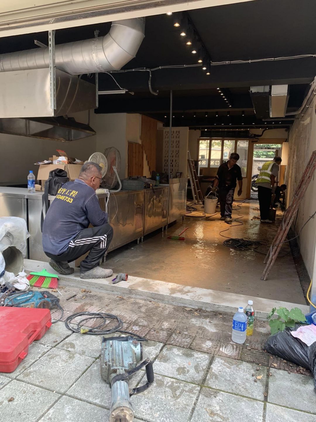 新竹市慈雲路店面水刀切割截水溝打除增設